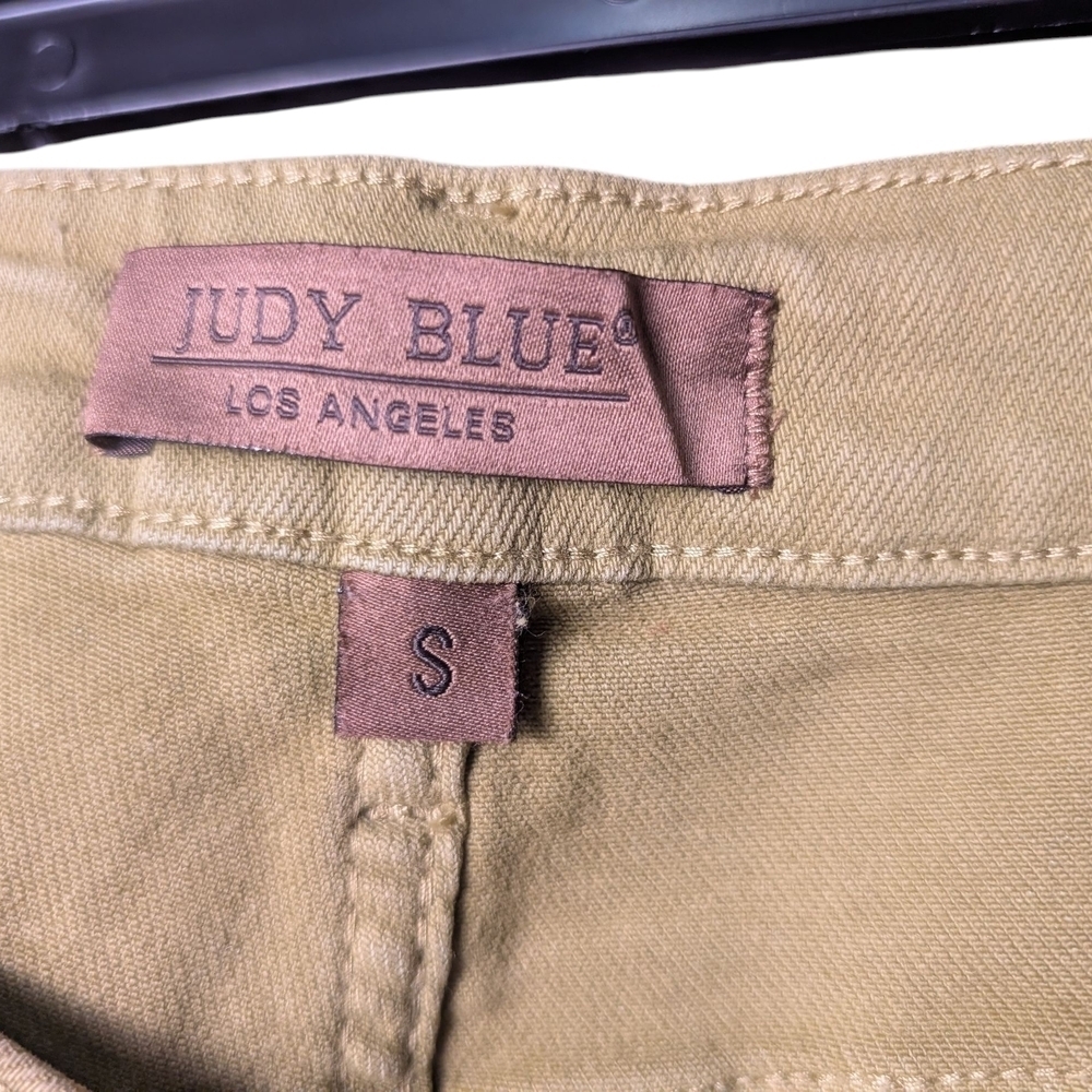 Judy Blue Women's Green/Yellow Frayed Hem Shorts Zipper Pockets Like New - Picture 4 of 10